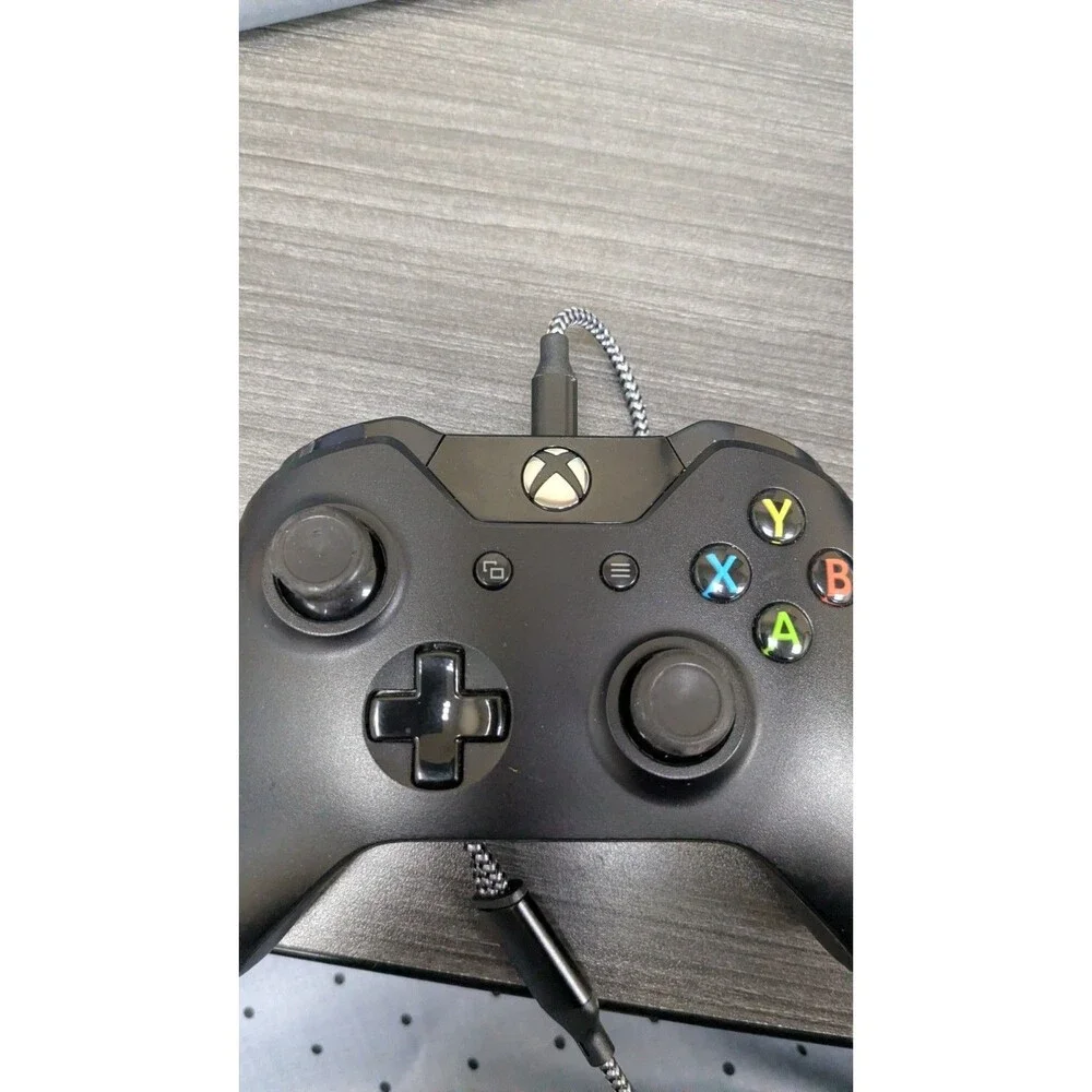 Microsoft Xbox One Wireless Controller Black Model 1537